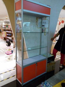 展覽展柜的設計與上門安裝 打造商場精品陳列空間